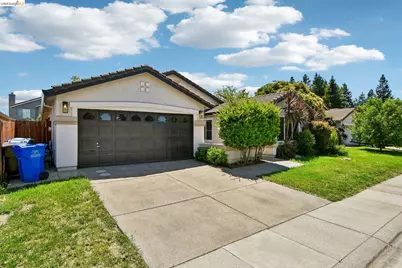 9020 Pembridge Dr, Elk Grove, CA 95624 - Photo 2