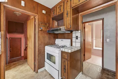 8115 Iris St, Oakland, CA 94605 - Photo 14
