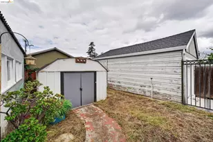 8115 Iris St, Oakland, CA 94605 - Photo 28