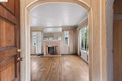 8115 Iris St, Oakland, CA 94605 - Photo 4