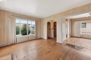 8115 Iris St, Oakland, CA 94605 - Photo 6
