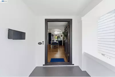 5137 Fairfax Ave, Oakland, CA 94601 - Photo 6