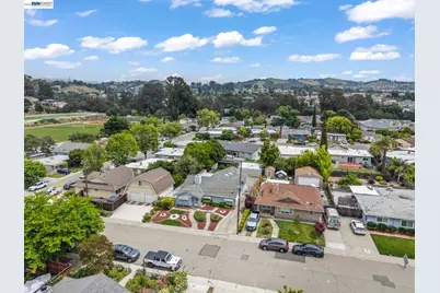20048 Sapphire St, Castro Valley, CA 94546 - Photo 38