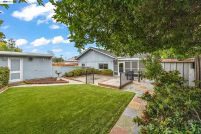 20048 Sapphire St, Castro Valley, CA 94546 - Photo 8