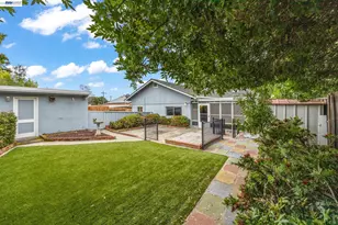 20048 Sapphire St, Castro Valley, CA 94546 - Photo 8