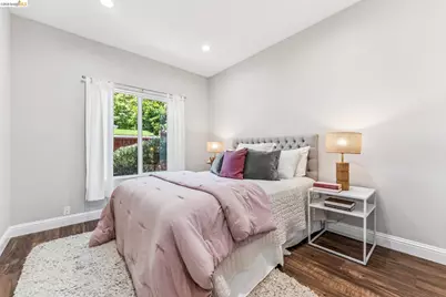 6935 Chambers Dr, Oakland, CA 94611 - Photo 22