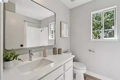 39 Benedict Ct, Alameda, CA 94502 - Photo 32