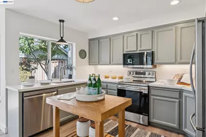 39 Benedict Ct, Alameda, CA 94502 - Photo 16