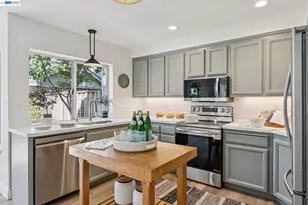 39 Benedict Ct, Alameda, CA 94502 - Photo 16