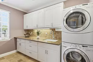201 Westridge Dr, Santa Clara, CA 95050 - Photo 36