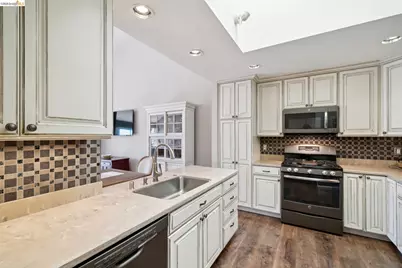8 Pomfret Walk, Pleasant Hill, CA 94523 - Photo 14