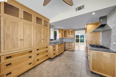1733 Pine Ct, Oakley, CA 94561 - Photo 6
