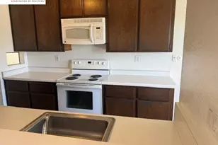 21083 Gary Dr, Hayward, CA 94546 - Photo 4