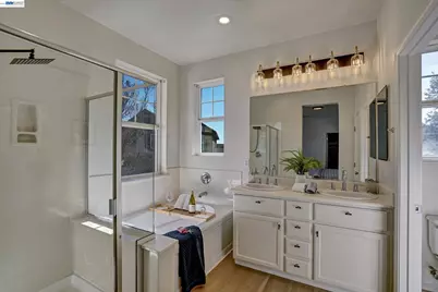 530 Cottage Park Dr, Hayward, CA 94544 - Photo 30