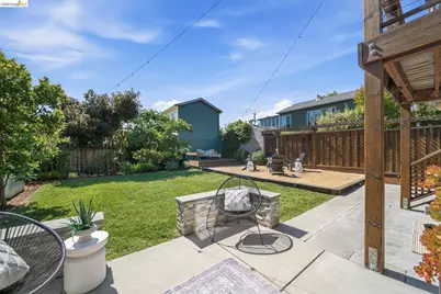 2210 Browning St, Berkeley, CA 94702 - Photo 34