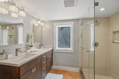 2210 Browning St, Berkeley, CA 94702 - Photo 24