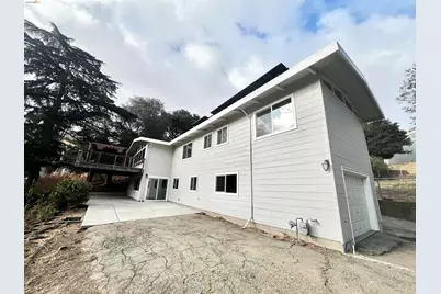 58 Pomona St, Crockett, CA 94525 - Photo 2