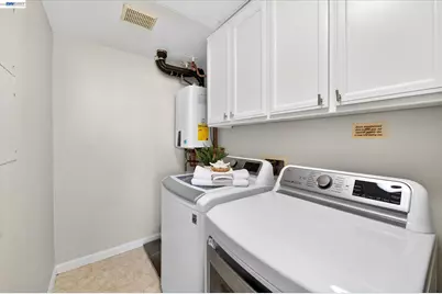 4252 Clarinbridge Cir, Dublin, CA 94568 - Photo 32