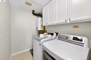 4252 Clarinbridge Cir, Dublin, CA 94568 - Photo 32