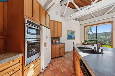 90 Overhill Rd, Orinda, CA 94563 - Photo 26