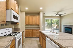 10052 Tittle Way, Elk Grove, CA 95757 - Photo 18
