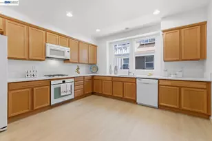 6677 Mariposa Ln, Dublin, CA 94568 - Photo 18