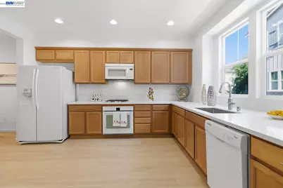 6677 Mariposa Ln, Dublin, CA 94568 - Photo 20
