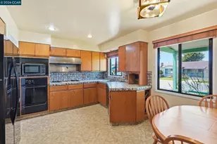 15184 Andover St, San Leandro, CA 94579 - Photo 10