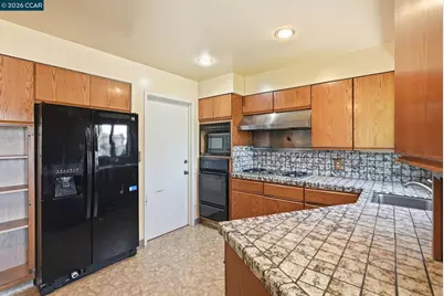 15184 Andover St, San Leandro, CA 94579 - Photo 8