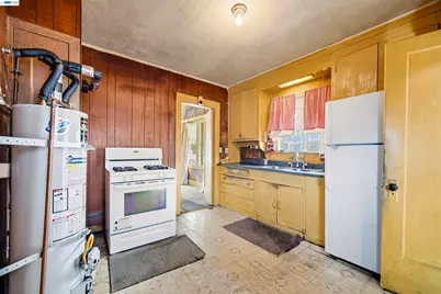 10737 Pearmain St, Oakland, CA 94603 - Photo 16