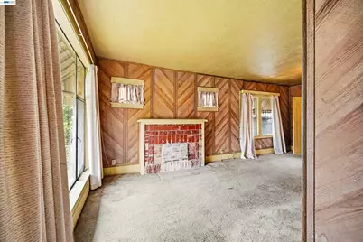 10737 Pearmain St, Oakland, CA 94603 - Photo 4