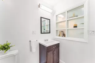 2832 Summit St, Oakland, CA 94609 - Photo 14