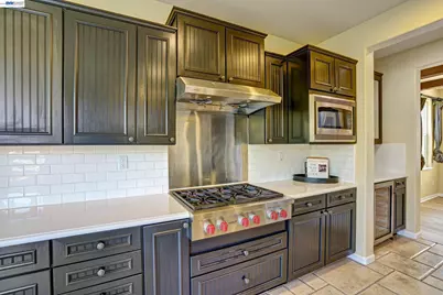 2746 Montego Bay St, Pittsburg, CA 94565 - Photo 10