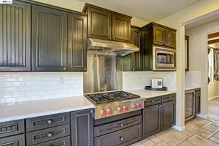 2746 Montego Bay St, Pittsburg, CA 94565 - Photo 10