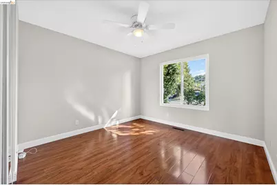 901 Helix Dr, Concord, CA 94518 - Photo 22