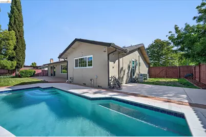 901 Helix Dr, Concord, CA 94518 - Photo 26