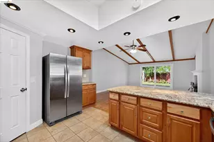 901 Helix Dr, Concord, CA 94518 - Photo 16