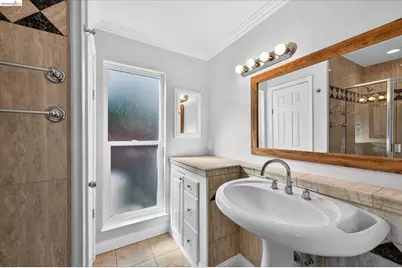 901 Helix Dr, Concord, CA 94518 - Photo 20