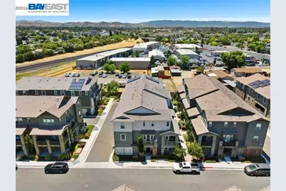 112 Apricot St, Livermore, CA 94551 - Photo 2