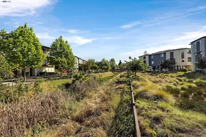 29259 Hub Court, Hayward, CA 94544 - Photo 32