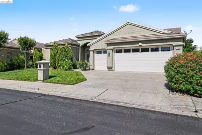 136 Scarlet Way, Brentwood, CA 94513 - Photo 2