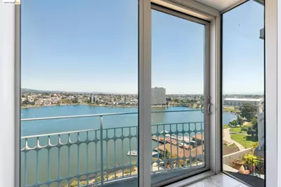 1555 Lakeside Dr #190, Oakland, CA 94612 - Photo 22