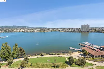 1555 Lakeside Dr #190, Oakland, CA 94612 - Photo 30