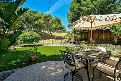 8254 Creekside Drive, Dublin, CA 94568 - Photo 32