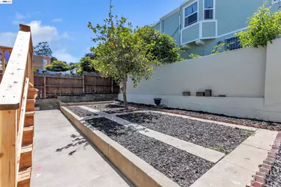 800 Girard St, San Francisco, CA 94134 - Photo 34