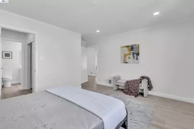 800 Girard St, San Francisco, CA 94134 - Photo 18