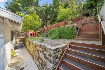 6400 Pinehaven Rd, Oakland, CA 94611 - Photo 48