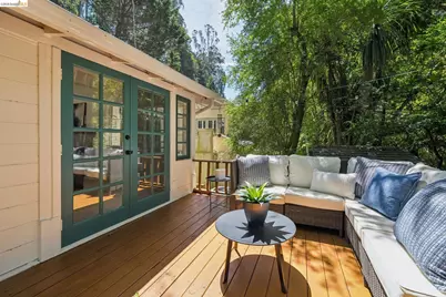 6400 Pinehaven Rd, Oakland, CA 94611 - Photo 32