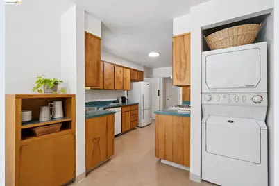 73 Kingston Rd, Kensington, CA 94707 - Photo 12