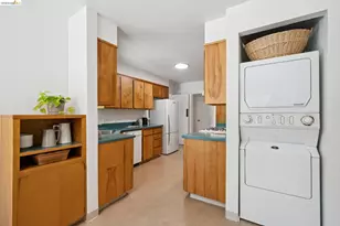 73 Kingston Rd, Kensington, CA 94707 - Photo 12